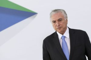 Agora irrelevante, Temer reduziu repercussão das denúncias